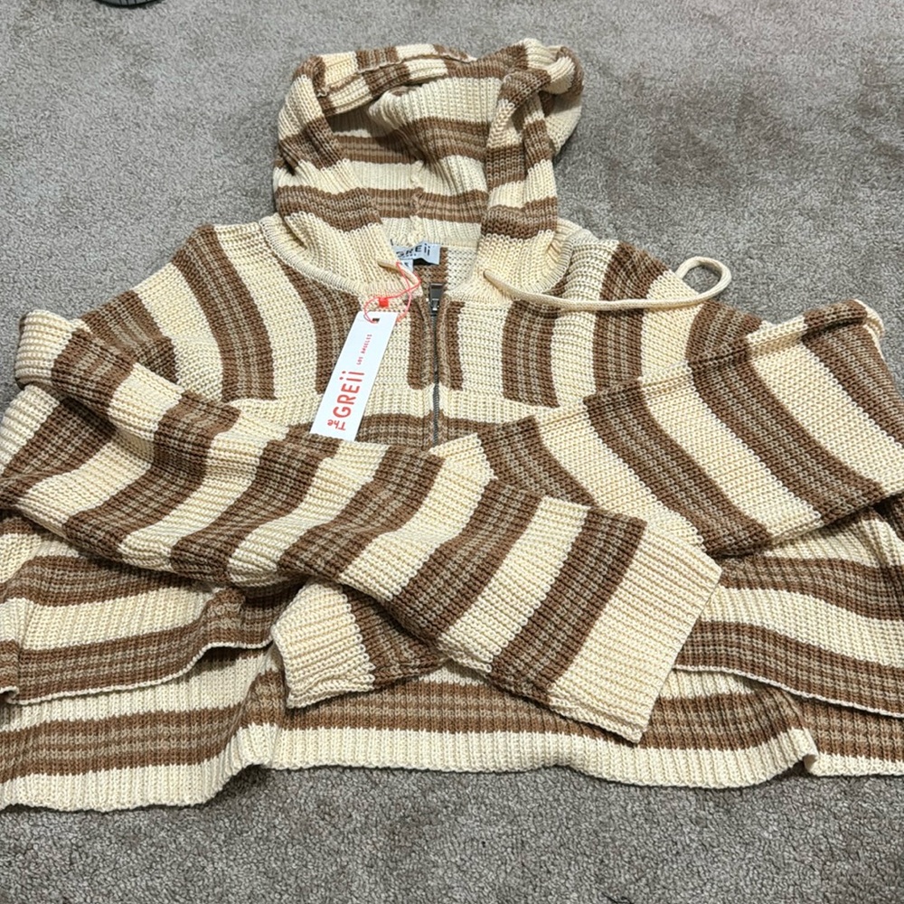 Cropped jacket !! Super cute and comfy !! Price is negotiable!